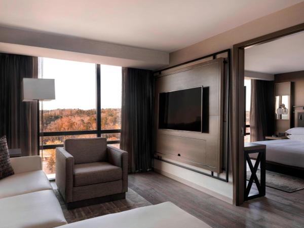 Atlanta Marriott Northeast/Emory Area : photo 1 de la chambre chambre lit king-size exécutive