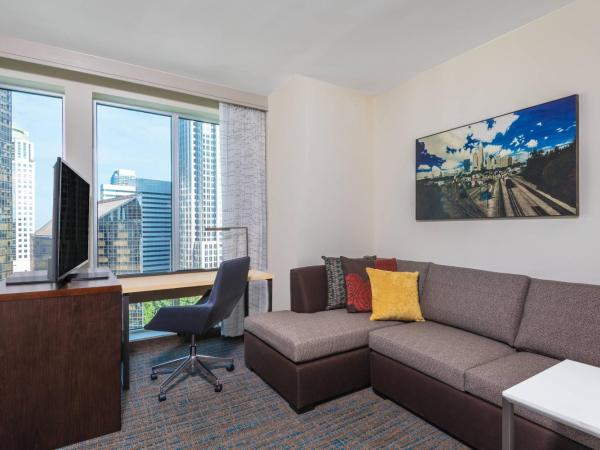 Residence Inn by Marriott Charlotte City Center : photo 2 de la chambre studio lit king-size avec canapé-lit