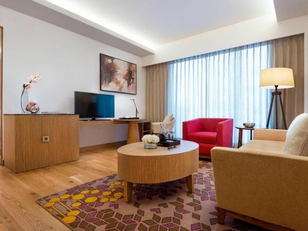 Courtyard by Marriott Bengaluru Outer Ring Road : photo 1 de la chambre courtyard suite with club lounge access & flexible check-in/check-out
