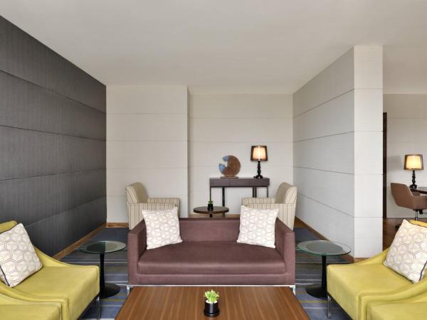 Courtyard by Marriott Bengaluru Outer Ring Road : photo 3 de la chambre courtyard suite with club lounge access & flexible check-in/check-out