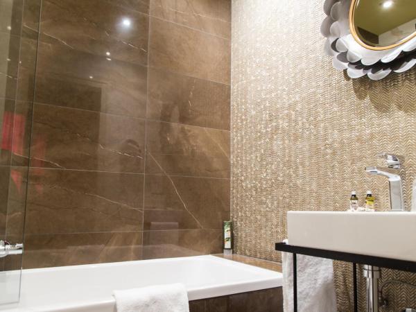 Hotel Suisse : photo 1 de la chambre chambre double cosy - vue sur cathédrale