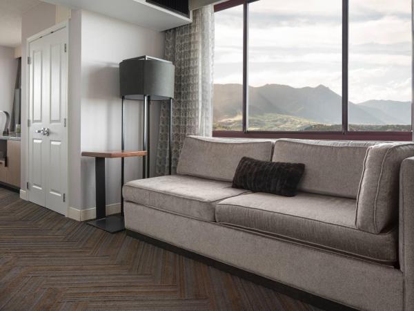 Colorado Springs Marriott : photo 3 de la chambre mountain view corner concierge lounge access, guest room