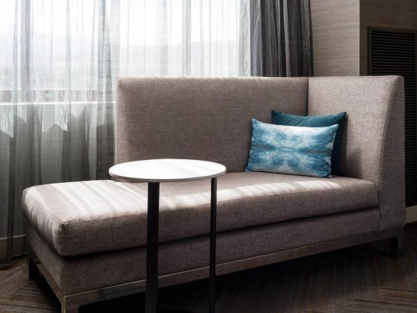 Colorado Springs Marriott : photo 1 de la chambre concierge level guest room with king bed or two double beds