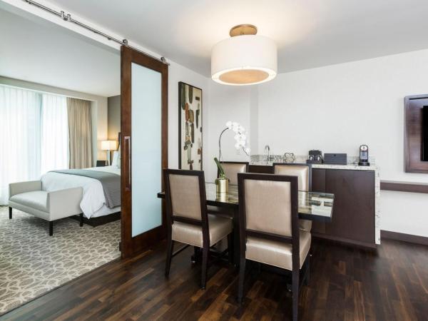JW Marriott Houston Downtown : photo 6 de la chambre suite exécutive 1 chambre avec canapé-lit king-size