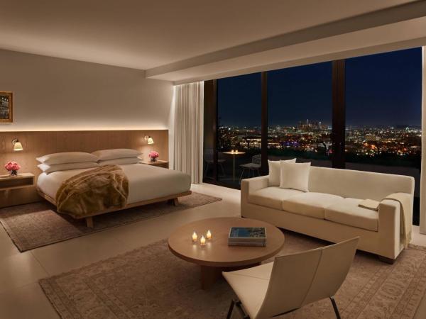 The West Hollywood EDITION : photo 1 de la chambre chambre loft lit king-size avec terrasse