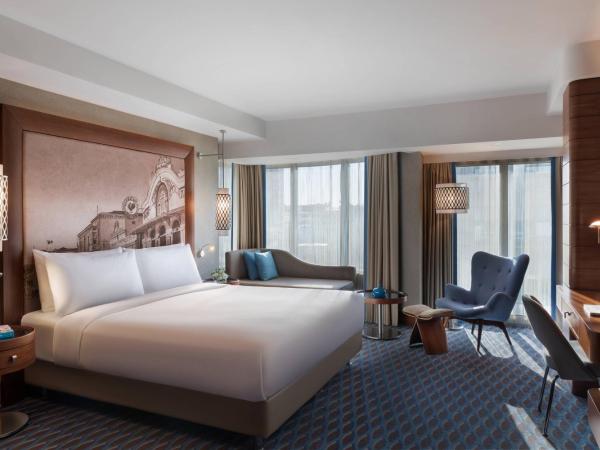 Renaissance Izmir Hotel : photo 1 de la chambre chambre club avec accès au salon exécutif