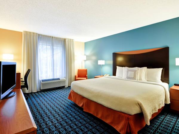 Fairfield Inn & Suites Dallas Medical/Market Center : photo 1 de la chambre chambre lit king-size