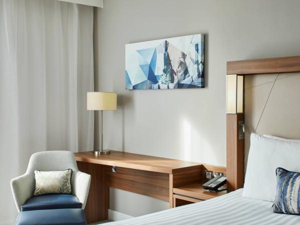 Courtyard by Marriott London City Airport : photo 3 de la chambre chambre lit king-size