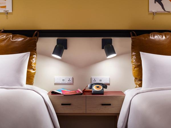 Moxy Seoul Myeongdong : photo 4 de la chambre chambre familiale - vue sur ville