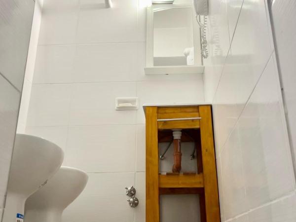 Hotel Alcazar : photo 10 de la chambre chambre double ou lits jumeaux