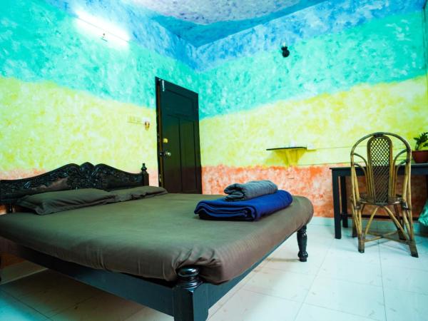 Santa Maria Hostel, Fort Kochi : photo 2 de la chambre chambre double deluxe avec baignoire