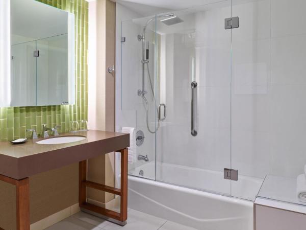 The Westin San Diego Gaslamp Quarter : photo 7 de la chambre chambre traditionnelle avec 1 lit king-size