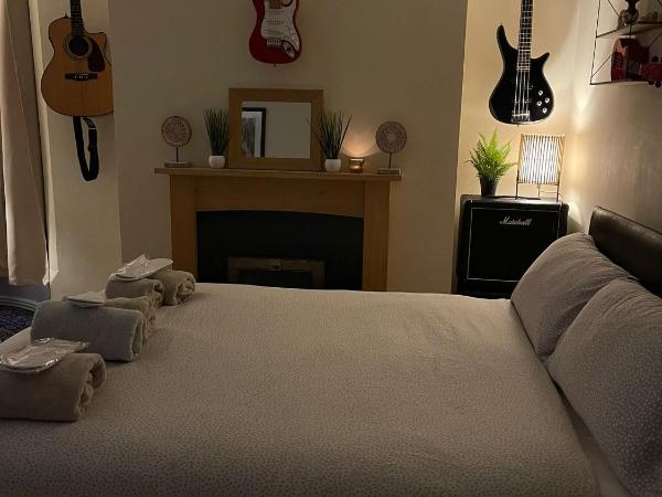 Room in family home near Penny Lane Liverpool : photo 1 de la chambre chambre double deluxe