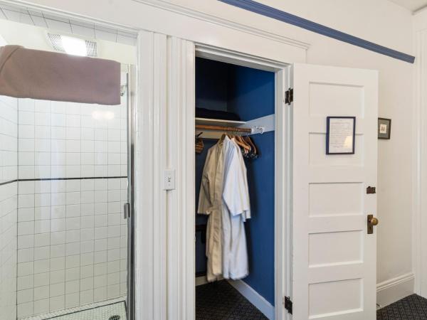 Golden Gate Hotel : photo 4 de la chambre chambre double avec toilettes communes