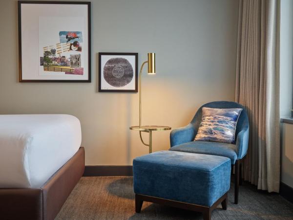 Renaissance Saint Elm Dallas Downtown Hotel : photo 9 de la chambre chambre lit king-size