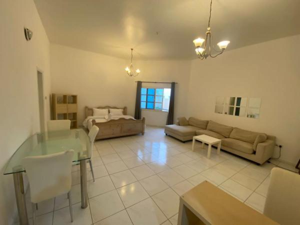 Comfortable Private Rooms in Compound Housing : photo 7 de la chambre chambre double avec salle de bains privative