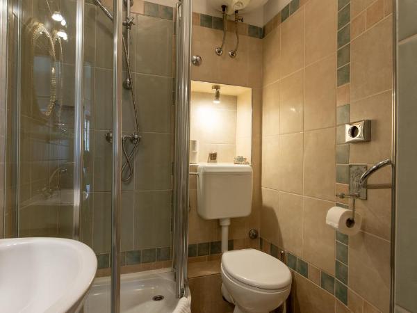 Vanjaka bed and breakfast : photo 4 de la chambre chambre double avec salle de bains privative