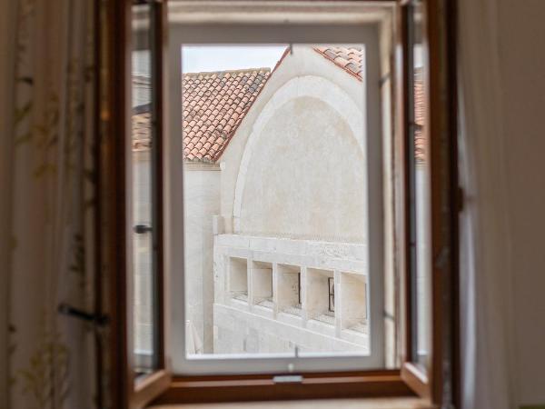 Vanjaka bed and breakfast : photo 10 de la chambre chambre double avec salle de bains privative