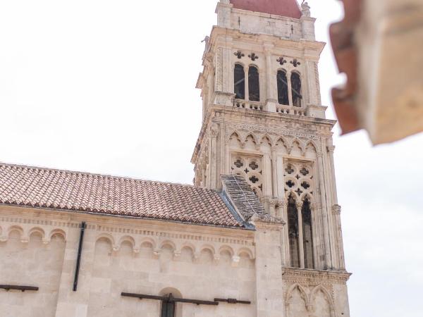 Vanjaka bed and breakfast : photo 9 de la chambre chambre triple avec terrasse