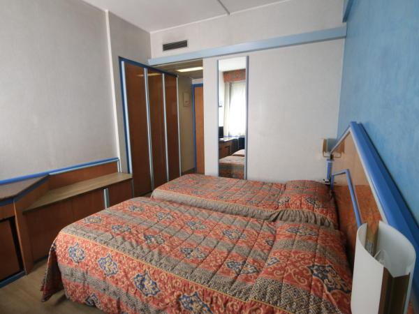 Hotel Lido : photo 3 de la chambre chambre lits jumeaux