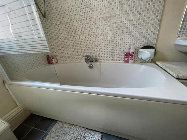 Room in family home near Penny Lane Liverpool : photo 4 de la chambre petite chambre double