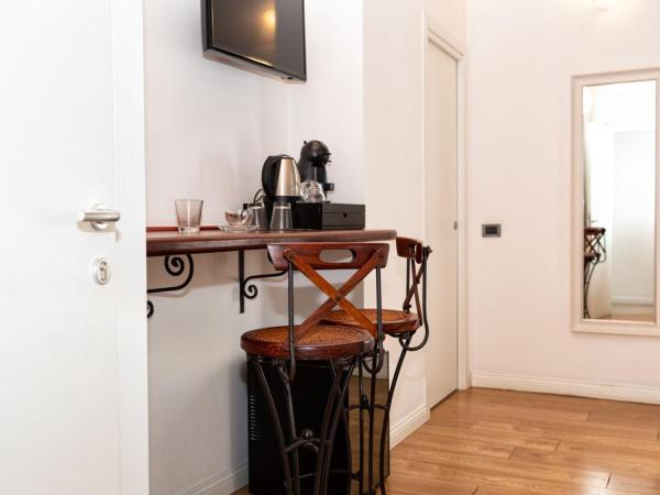 B&B Chez Moi : photo 10 de la chambre chambre triple confort avec douche