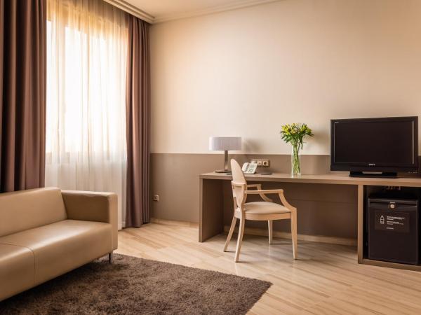 Hotel SB Ciutat Tarragona : photo 5 de la chambre chambre familiale (4 adultes) 