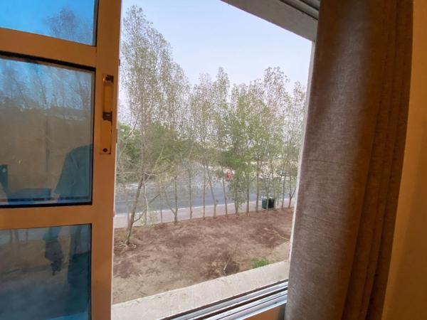 Comfortable Private Rooms in Compound Housing : photo 8 de la chambre chambre double avec salle de bains commune