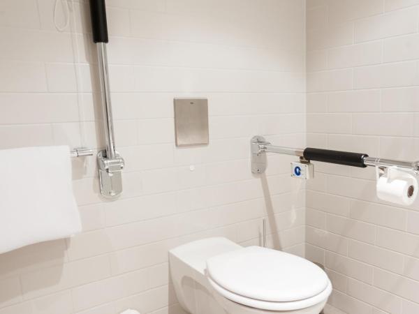 Hotel Stadtpalais : photo 4 de la chambre chambre double - accessible aux personnes à mobilité réduite