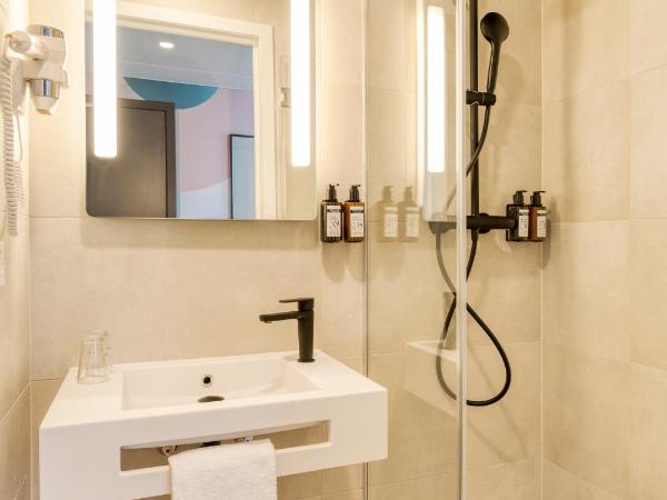 B&B HOTEL Mechelen : photo 1 de la chambre chambre double supérieure