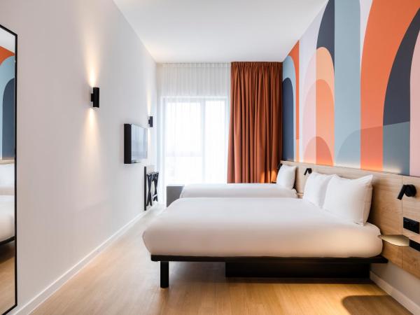 B&B HOTEL Mechelen : photo 8 de la chambre chambre triple