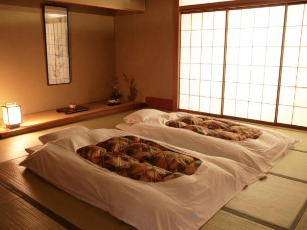 Hyoe Koyokaku : photo 4 de la chambre japanese style room -2 adults -non smoking - kobe beef included buffet style dinner at restaurant