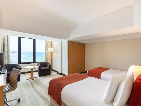 Crowne Plaza Muscat, an IHG Hotel : photo 1 de la chambre chambre lits jumeaux - vue sur mer