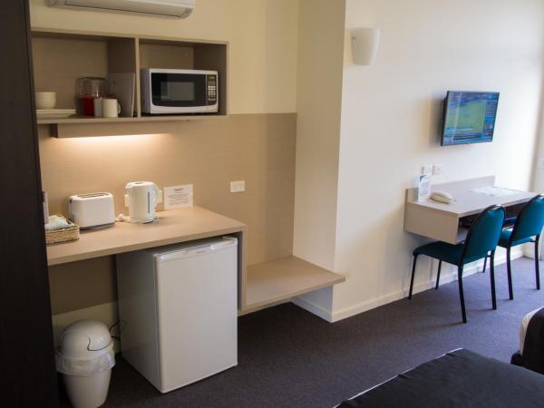 Shoreline Hotel : photo 7 de la chambre chambre lits jumeaux pour personnes à mobilité réduite