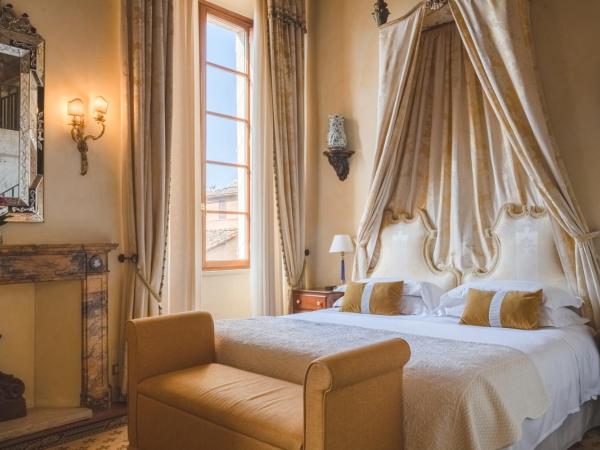 Grand Hotel Continental Siena - Starhotels Collezione : photo 4 de la chambre suite patrimoine « suite tentation »