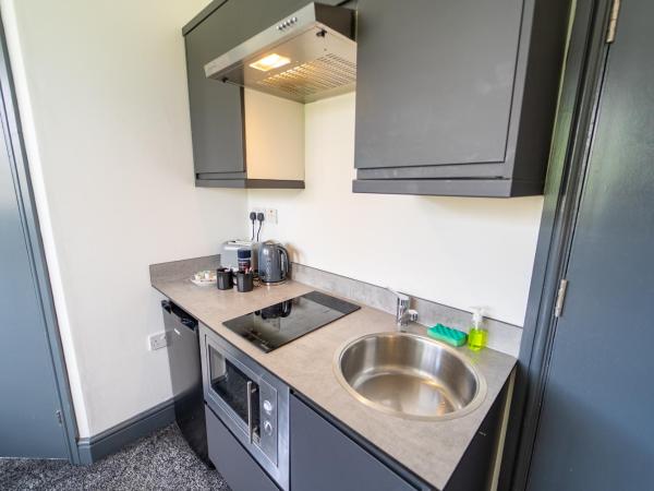 FREE PARKING Cosy Studios close to city and QE and UOB! : photo 8 de la chambre studio