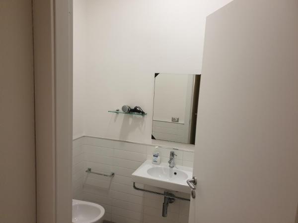 Da Laura : photo 2 de la chambre chambre double avec salle de bains privative