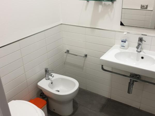 Da Laura : photo 5 de la chambre chambre double avec salle de bains privative