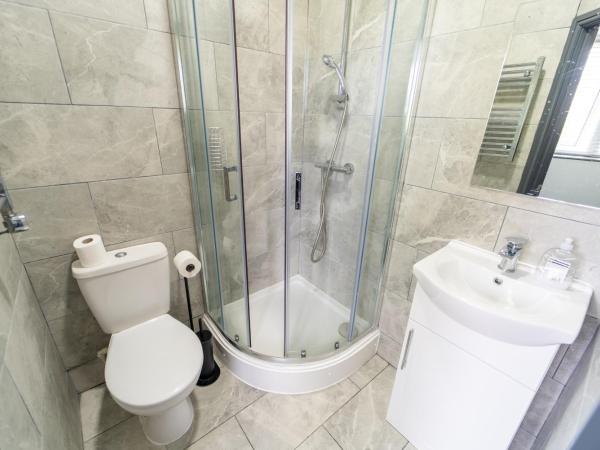 FREE PARKING Cosy Studios close to city and QE and UOB! : photo 2 de la chambre studio