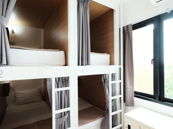 Wayha Hostel Don Mueang Airport : photo 1 de la chambre dortoir mixte de 6 lits