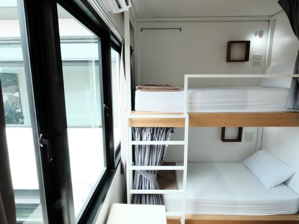 Wayha Hostel Don Mueang Airport : photo 1 de la chambre lit dans dortoir pour femmes de 6 lits
