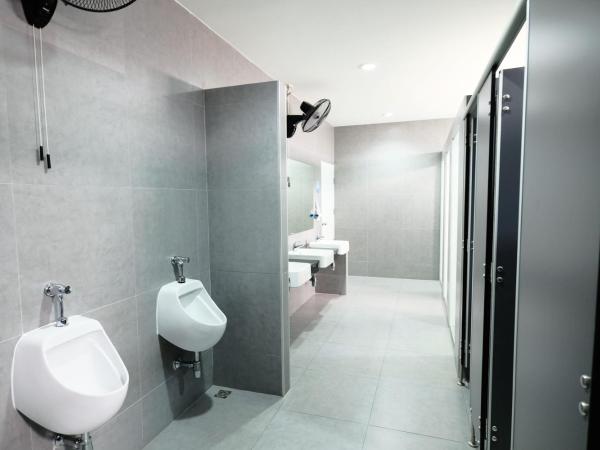 Wayha Hostel Don Mueang Airport : photo 6 de la chambre lit dans dortoir pour femmes de 6 lits