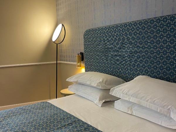 Hotel Restaurant Christophe Colomb : photo 9 de la chambre chambre double ou lits jumeaux