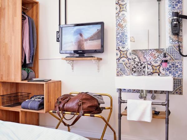 Hotel am Chlodwigplatz : photo 6 de la chambre grande chambre simple