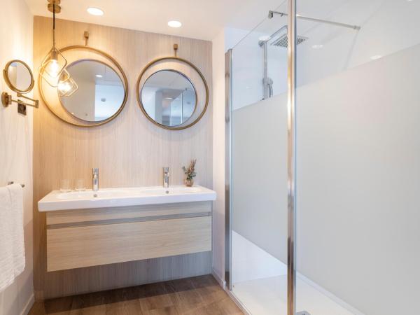 Suites del Mar by Melia : photo 1 de la chambre suite junior - vue sur port de plaisance