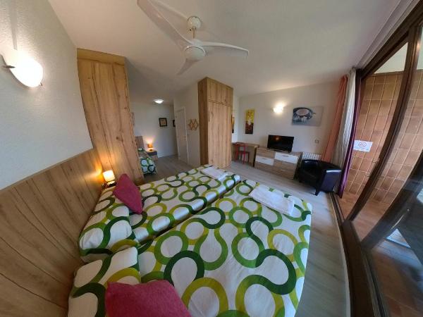 Alojamientos Pamplona : photo 1 de la chambre chambre quadruple
