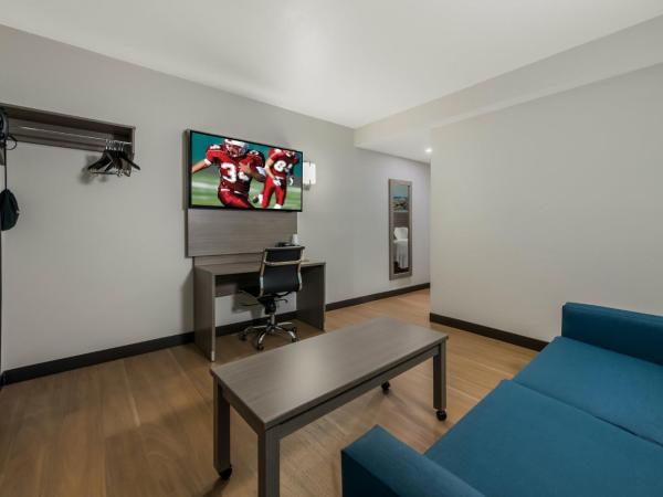 Red Roof PLUS & Suites Virginia Beach - Seaside : photo 7 de la chambre suite 2 lits doubles - non-fumeurs