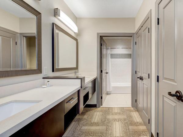 Staybridge Suites Baltimore - Inner Harbor, an IHG Hotel : photo 6 de la chambre suite lit queen-size 1 chambre