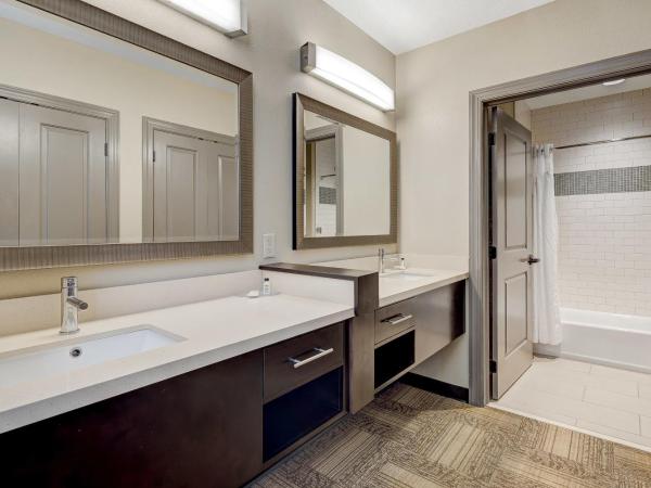 Staybridge Suites Baltimore - Inner Harbor, an IHG Hotel : photo 3 de la chambre suite lit queen-size 1 chambre