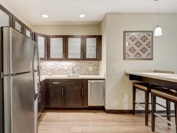 Staybridge Suites Baltimore - Inner Harbor, an IHG Hotel : photo 8 de la chambre suite lit queen-size 1 chambre